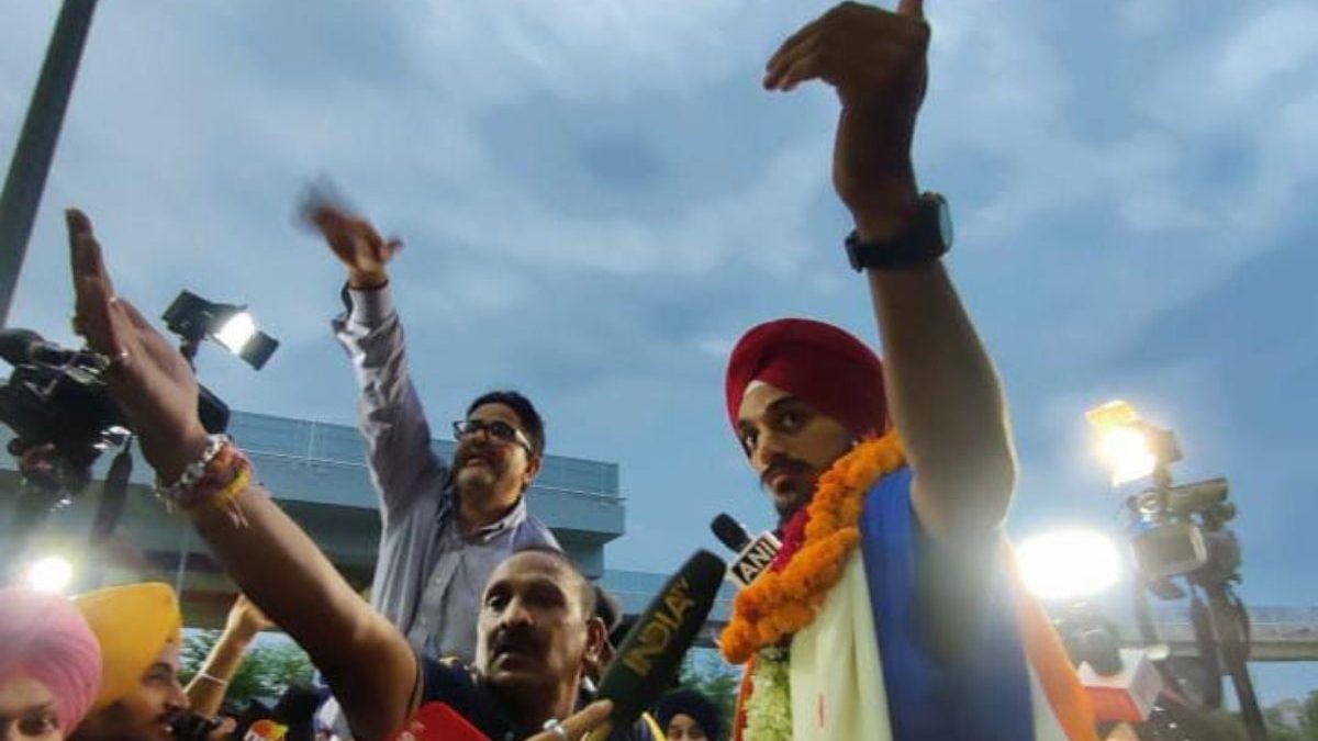 Arshdeep Singh was felicitated by his Indian Premier League franchise Punjab Kings on Saturday. Image: PBKS Arshdeep Singh was felicitated by his Indian Premier League franchise Punjab Kings on Saturday. Image: PBKS