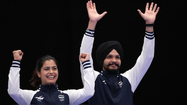  Manu-Sarabjot clinch bronze in shooting; Boxers Amit, Jaismine and Preeti ousted