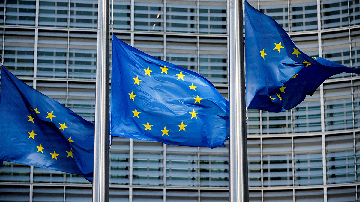 EU leaders face Trump's trade threats at defence summit EU leaders face Trump's trade threats at defence summit