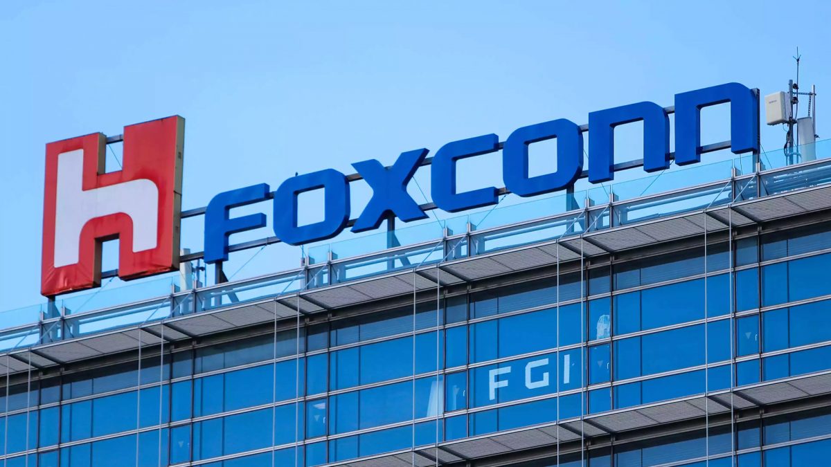 Foxconn plans to invest up to $551mn more in Vietnam as it continue to moves away from China Foxconn plans to invest up to $551mn more in Vietnam as it continue to moves away from China