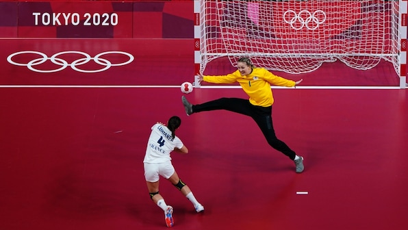  France target back-to-back handball sweeps on home court