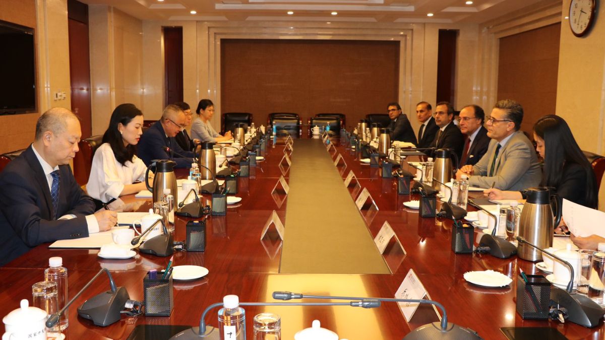 Finance Minister Muhammad Aurangzeb briefs China’s central bank governor on Pakistan’s plan to launch Panda Bonds during a meeting in Beijing. Image/X/@Financegovpk Finance Minister Muhammad Aurangzeb briefs China’s central bank governor on Pakistan’s plan to launch Panda Bonds during a meeting in Beijing. Image/X/@Financegovpk