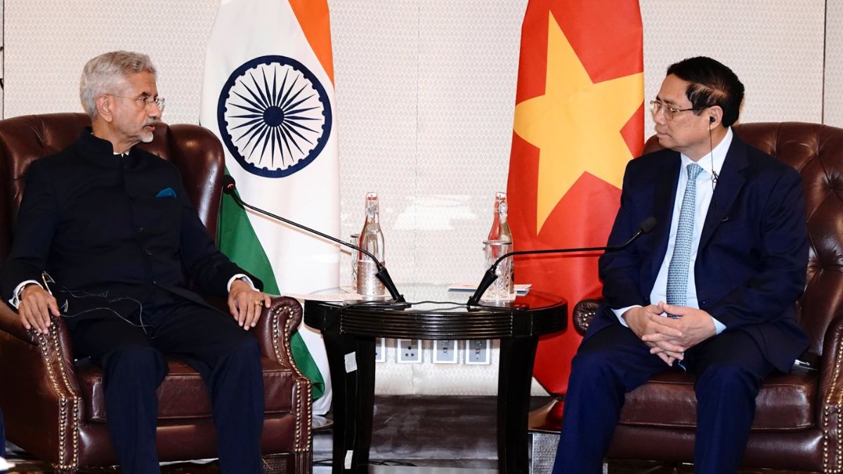 Vietnamese Prime Minister Pham Minh Chinh with Indian EAM S Jaishankar. Image- @DrSJaishankar Vietnamese Prime Minister Pham Minh Chinh with Indian EAM S Jaishankar. Image- @DrSJaishankar