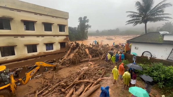 Wayanad Landslides LIVE: Death toll crosses 90, more than 120 injured ...