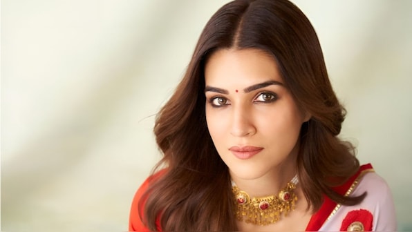 After Amitabh Bachchan, popular Bollywood star Kriti Sanon buys land in ...