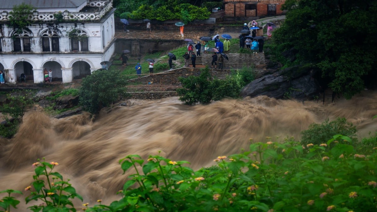 Death toll in Nepal rises to 14 as rescue teams desperately search for nine missing – Firstpost