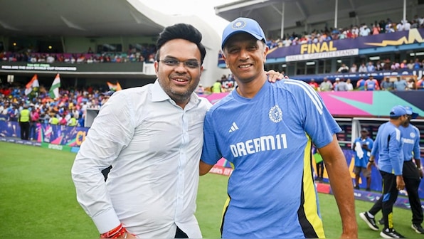 Rahul Dravid declines Rs 2.5 crore additional bonus from BCCI, insists on equal share with support staff: Report