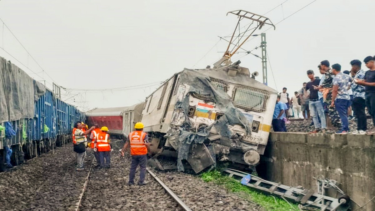 Rescue and relief work underway after the Mumbai-Howrah Mail derailed near Badabamboo in Seraikela-Kharsawan district of Jharkhand, early Tuesday, July 30, 2024. PTI Rescue and relief work underway after the Mumbai-Howrah Mail derailed near Badabamboo in Seraikela-Kharsawan district of Jharkhand, early Tuesday, July 30, 2024. PTI