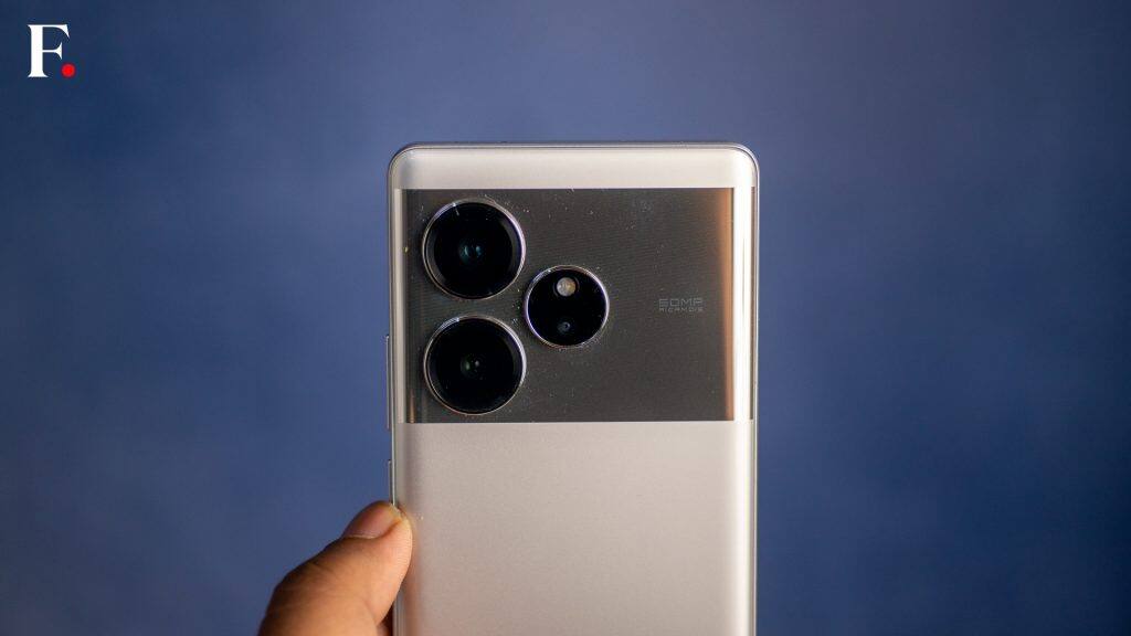 Realme GT6 Review 13-2024-07-e52d6a9763fc54c8bdf3d7f805ebb20d