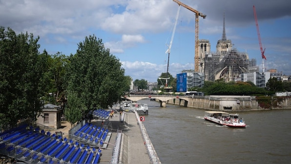  Opening rehearsal on fast-flowing Seine set for July 16