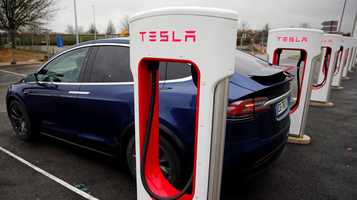 UBS analysts, including Joseph Spak, lowered their rating on Tesla's stock from neutral to sell, indicating that if the current market enthusiasm for AI wanes, Tesla's valuation could be negatively impacted. Image credit: Reuters UBS analysts, including Joseph Spak, lowered their rating on Tesla's stock from neutral to sell, indicating that if the current market enthusiasm for AI wanes, Tesla's valuation could be negatively impacted. Image credit: Reuters