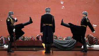 Honour guards march in step during the changing of the guards ceremony at the Tomb of the Unknown Soldier by the Kremlin wall in central Moscow, March 2, 2012. File Image/Reuters