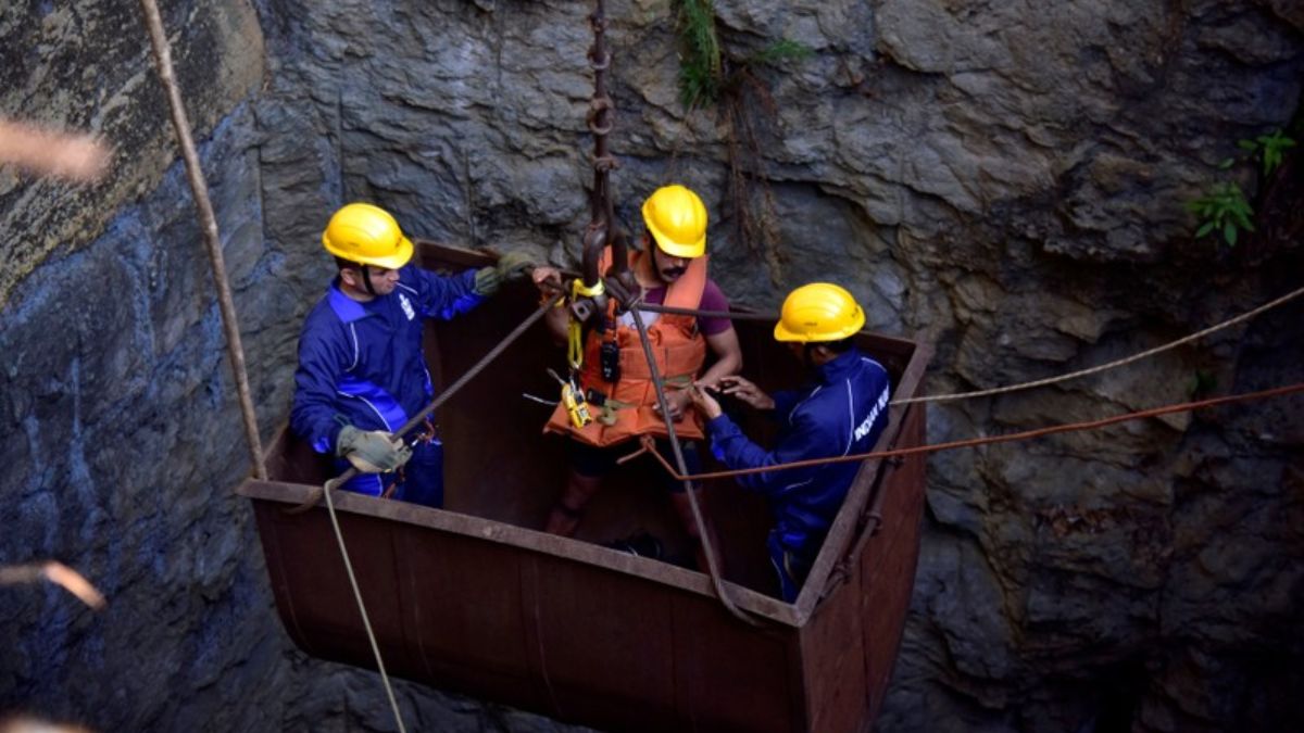 Three workers suffocate at illegal coal mine in Gujarat; four charged of negligence Three workers suffocate at illegal coal mine in Gujarat; four charged of negligence