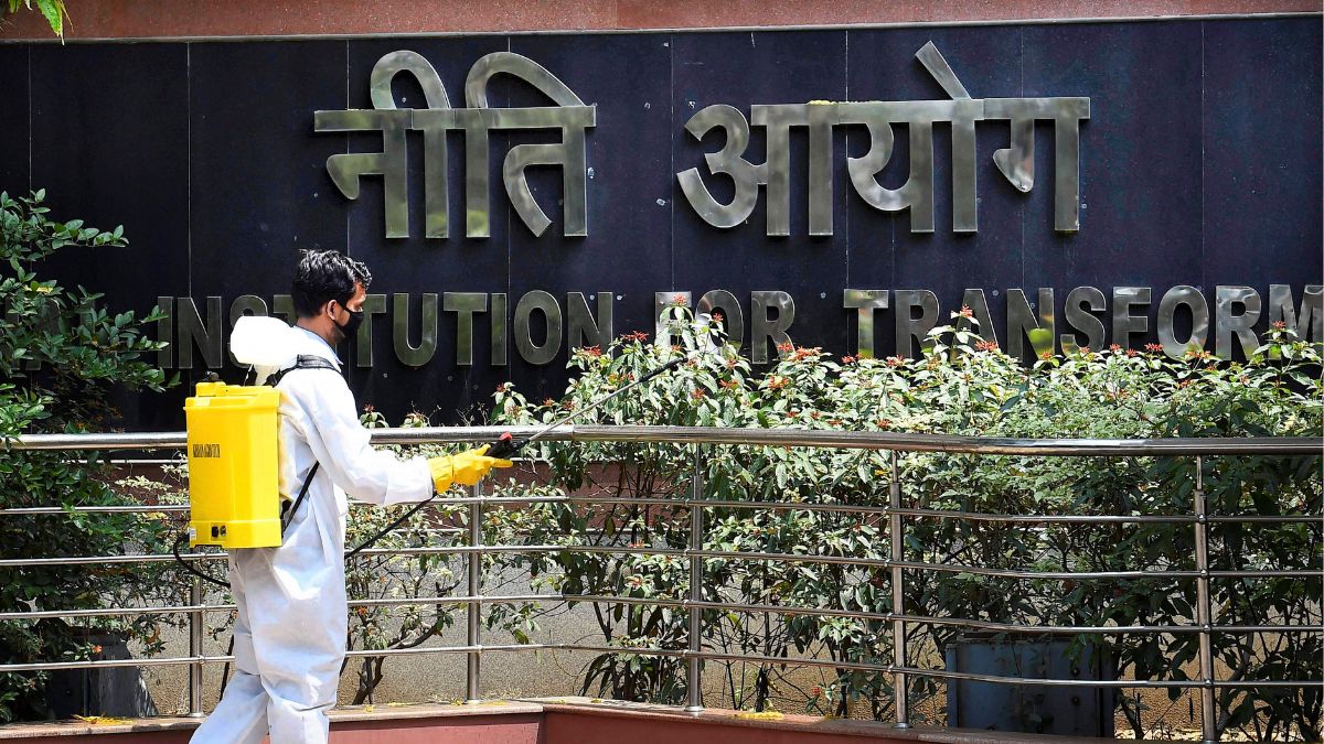 Unhappy over special mention to Andhra & Bihar in Budget 2024, Oppn CMs to boycott upcoming NITI Aayog meet Unhappy over special mention to Andhra & Bihar in Budget 2024, Oppn CMs to boycott upcoming NITI Aayog meet