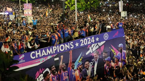 Fans faint, several injured as lakhs turn up to attend in Team India's T20 World Cup victory parade
