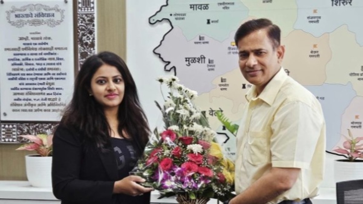 Fake certificates, private car with beacon, and more: The many controversies of trainee IAS officer Pooja Khedkar Fake certificates, private car with beacon, and more: The many controversies of trainee IAS officer Pooja Khedkar