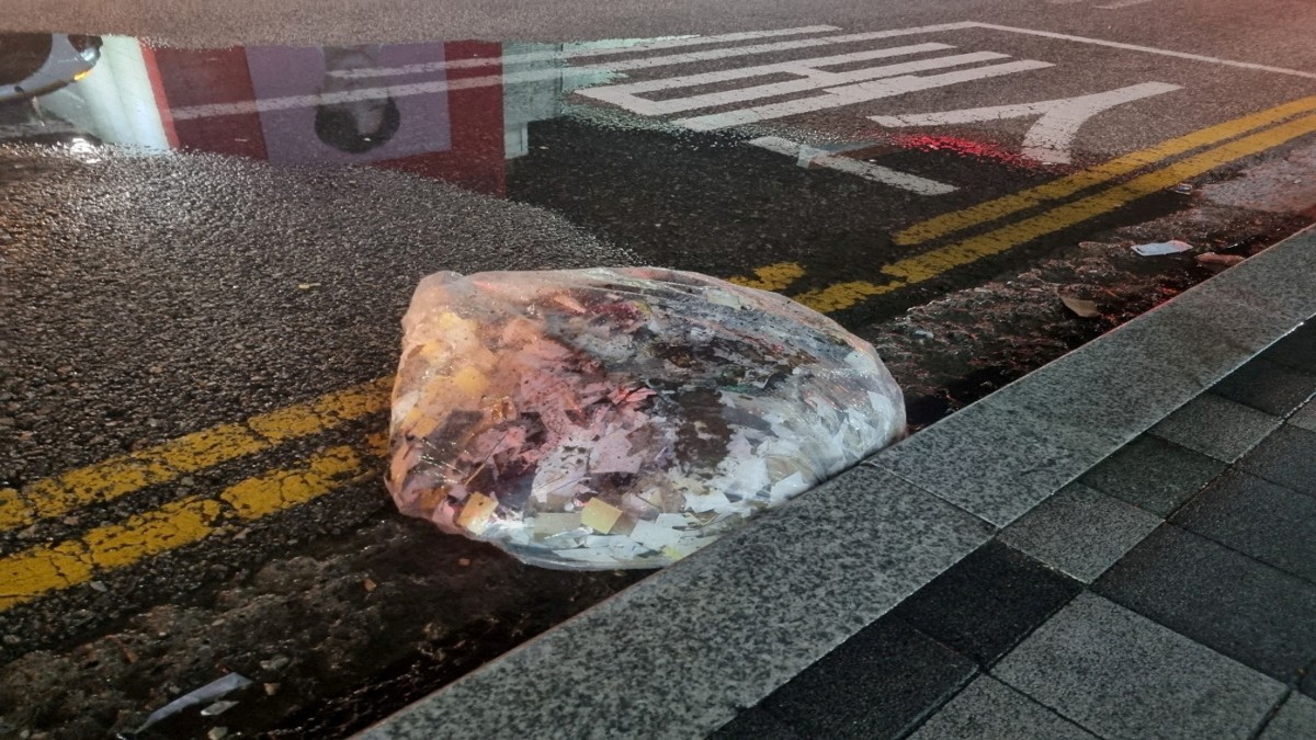A plastic bag carrying various objects including what appeared to be trash that crossed inter-Korean border with a balloon believed to have been sent by North Korea, is pictured in Seoul, in this picture provided and released by the Defense Ministry. File image/ REUTERS A plastic bag carrying various objects including what appeared to be trash that crossed inter-Korean border with a balloon believed to have been sent by North Korea, is pictured in Seoul, in this picture provided and released by the Defense Ministry. File image/ REUTERS