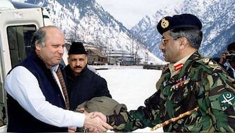 Pakistan's former Prime Minister Nawaz Sharif and then COAS Pervez Musharraf. X  