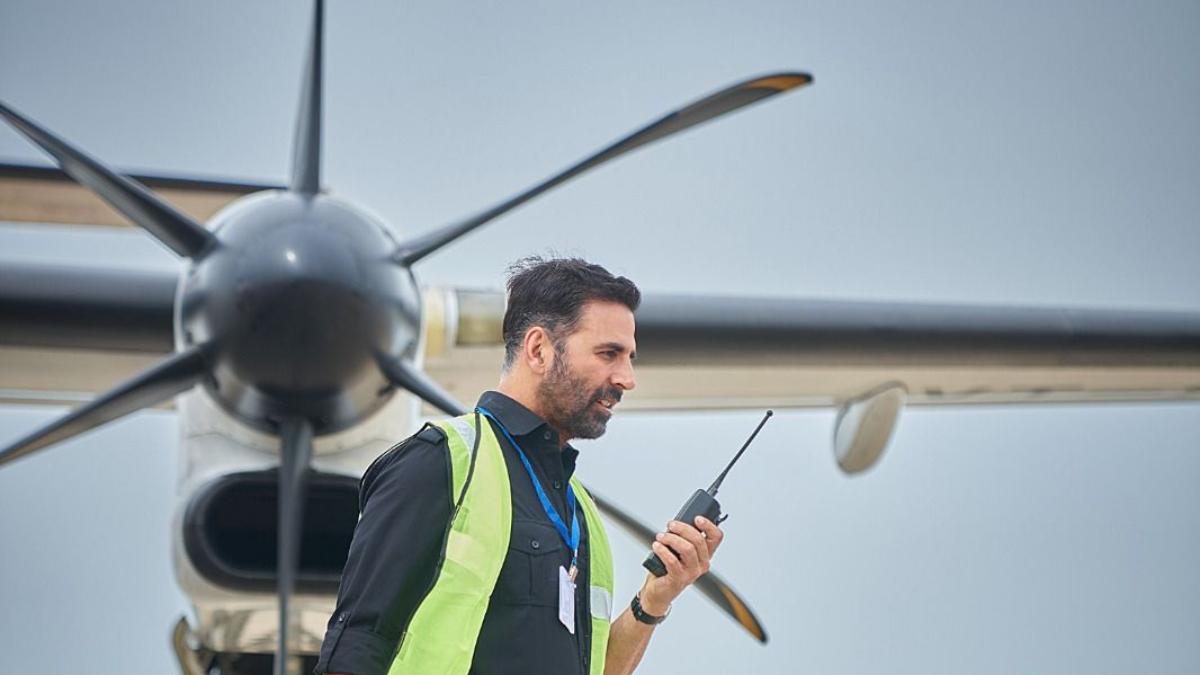 Historic Milestone: Akshay Kumar's 'Sarfira' Becomes Most Watched Hindi Trailer of 2024! Historic Milestone: Akshay Kumar's 'Sarfira' Becomes Most Watched Hindi Trailer of 2024!