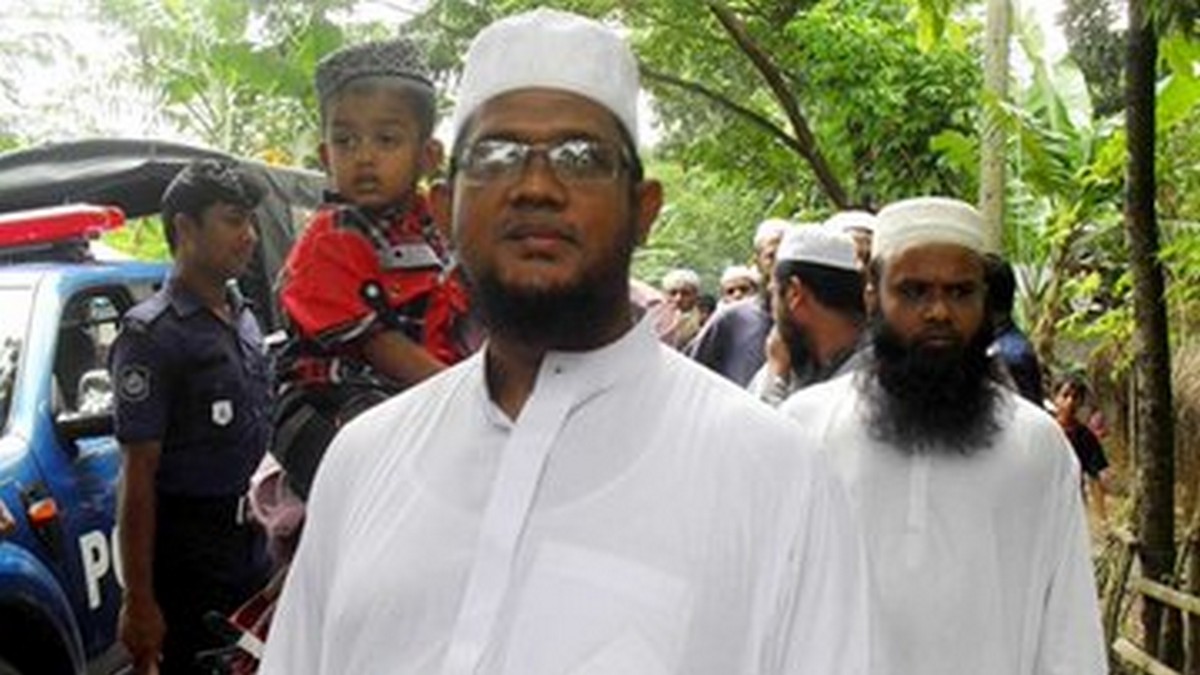 Bangladesh frees ABT chief Jashimuddin Rahmani, a vocal supporter of Al Qaeda. Should India be worried? Bangladesh frees ABT chief Jashimuddin Rahmani, a vocal supporter of Al Qaeda. Should India be worried?