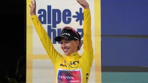 Poland's Katarzyna Niewiadoma clinches women's Tour de France title with close finish