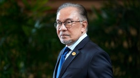 Malaysian PM visits Dhaka, announces plan to admit 18,000 Bangladeshi workers