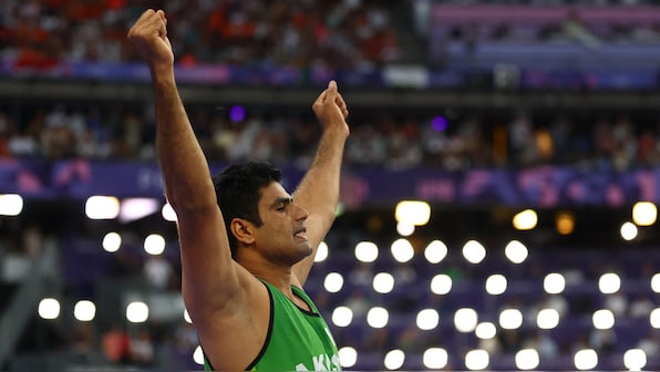 Arshad Nadeem smashes Olympic record, becomes Pakistan's first ever individual gold medallist