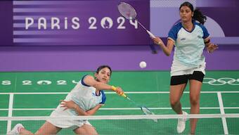 Ashwini Ponnappa (L) and Tanisha Crasto (R) didn't go past the group stage at the Paris Olympics. AP