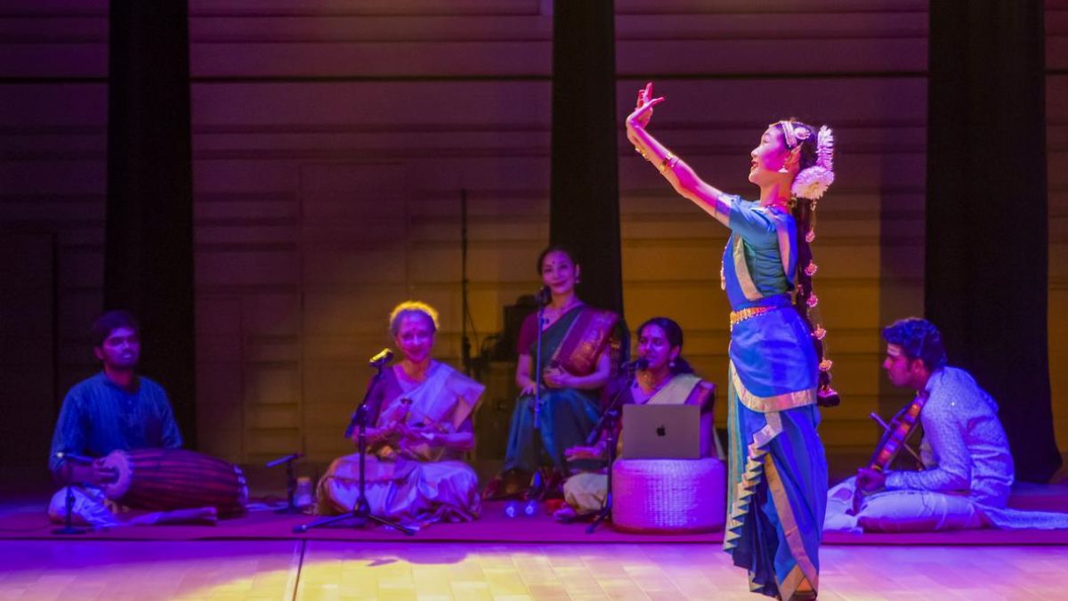 Meet 13-yr-old Chinese Bharatnatyam dancer who has done what no one did in China – Firstpost