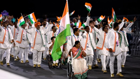  Sumit Antil, Bhagyashree Jadhav lead the way as India make grand entrance in Paris Paralympics opening ceremony