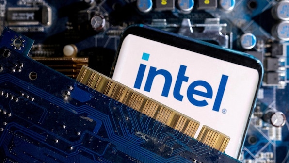 Intel has sold its stake in chip designing firm Arm as it reels from losses