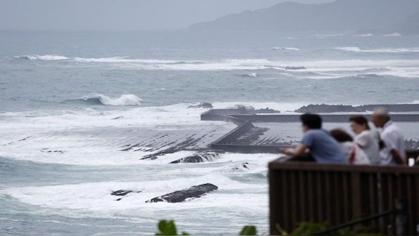Japan issues emergency warning as powerful Typhoon Shanshan nears