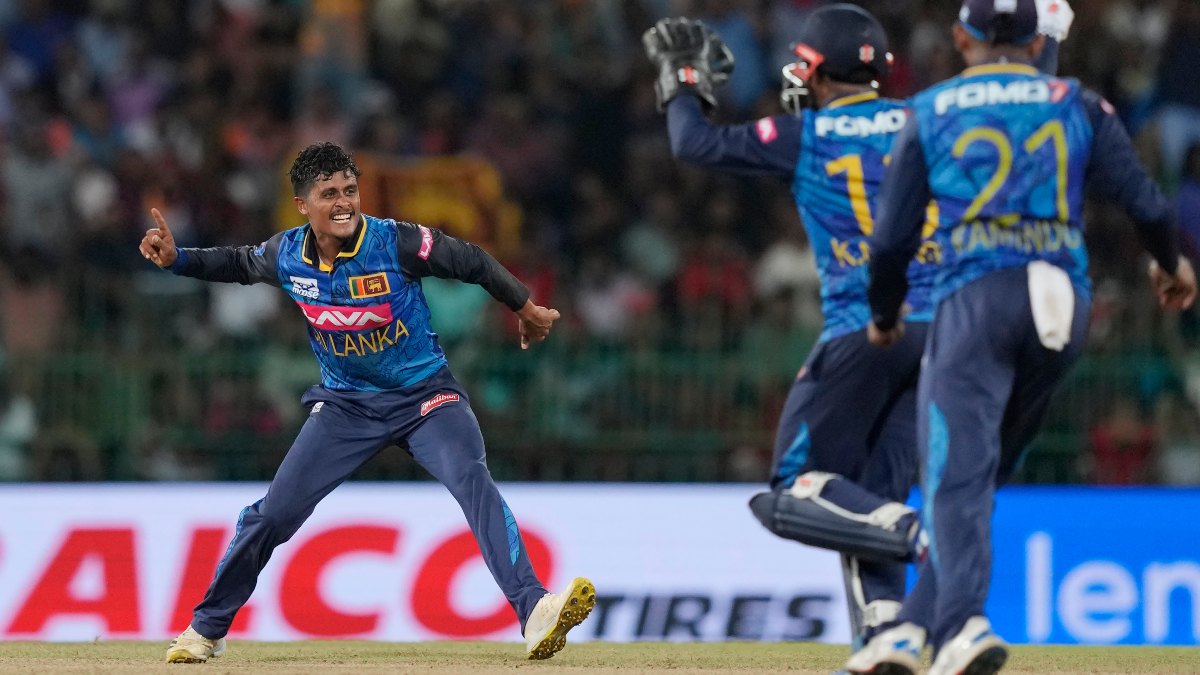 India vs Sri Lanka: Rohit's blazing fifty in vain as Vandersay's 6/33 spins Lankans to victory in 2nd ODI India vs Sri Lanka: Rohit's blazing fifty in vain as Vandersay's 6/33 spins Lankans to victory in 2nd ODI