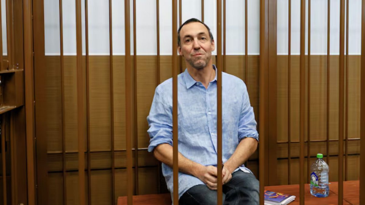 French researcher Laurent Vinatier, who is suspected of illegally collecting sensitive Russian military information, sits inside an enclosure for defendants during a court hearing in Moscow, Russia July 31, 2024. Source: REUTERS. French researcher Laurent Vinatier, who is suspected of illegally collecting sensitive Russian military information, sits inside an enclosure for defendants during a court hearing in Moscow, Russia July 31, 2024. Source: REUTERS.
