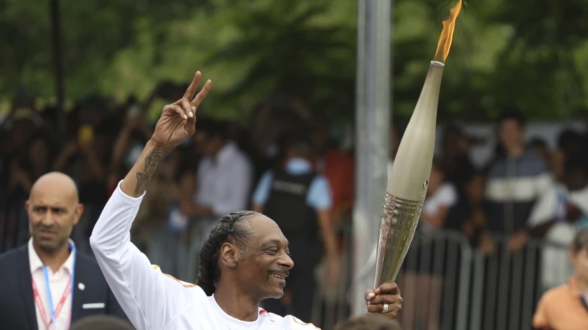 Snoop Dogg has exploded on the Olympics’ global stage. He’s just being himself Snoop Dogg has exploded on the Olympics’ global stage. He’s just being himself