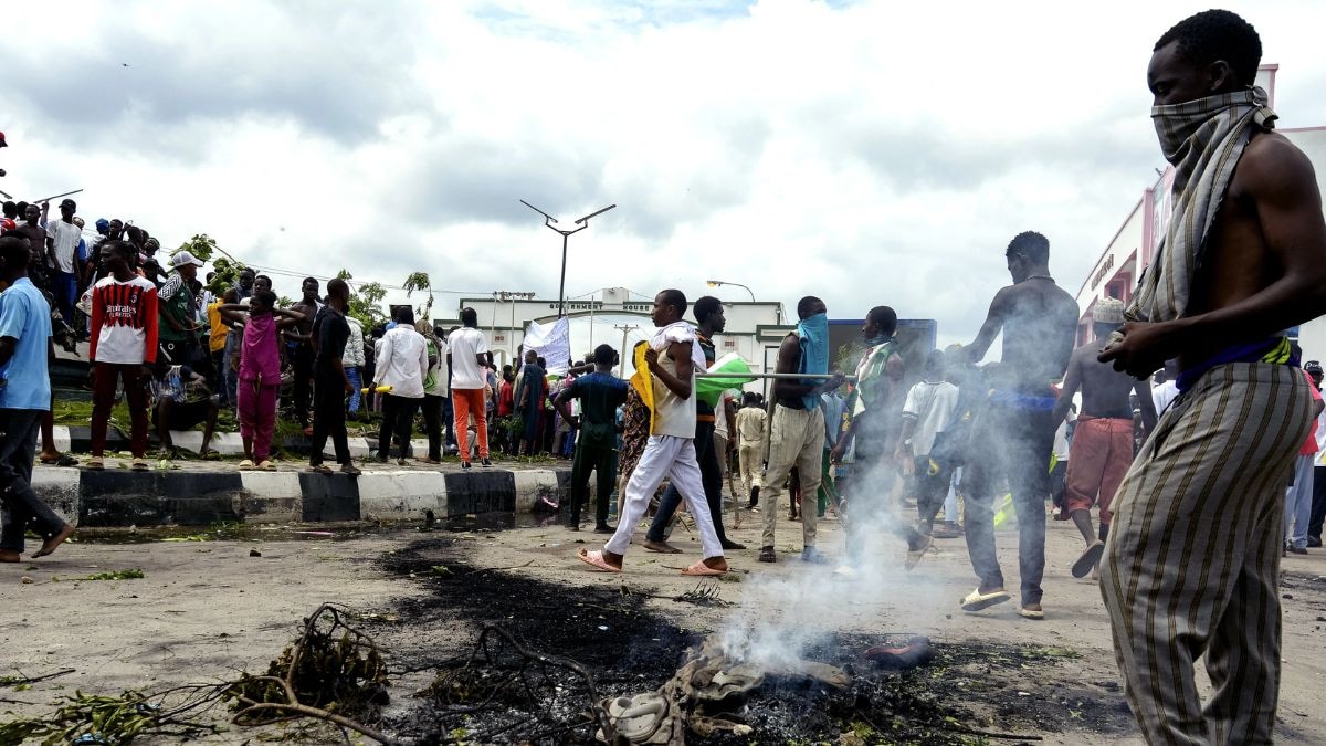 Nigeria's 'Day of rage': 2 killed as mass protests over cost-of-living crisis engulf African country