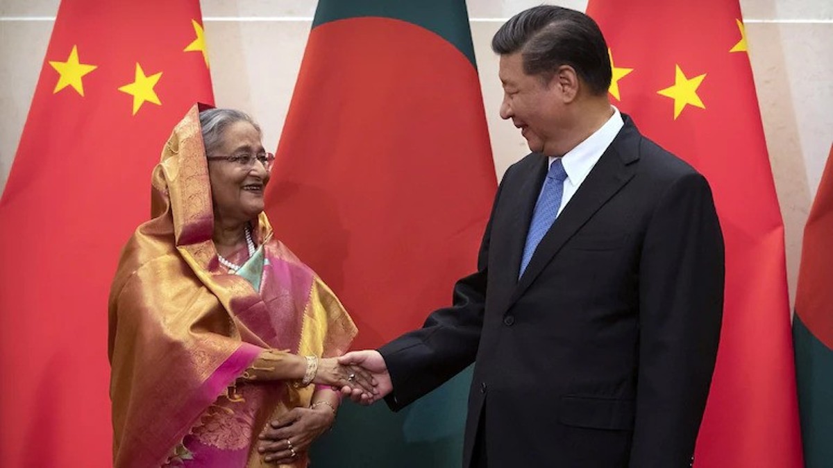 Former Bangladesh Prime Minister Sheikh Hasina with Chinese President Xi Jinping. File image/ REUTERS Former Bangladesh Prime Minister Sheikh Hasina with Chinese President Xi Jinping. File image/ REUTERS