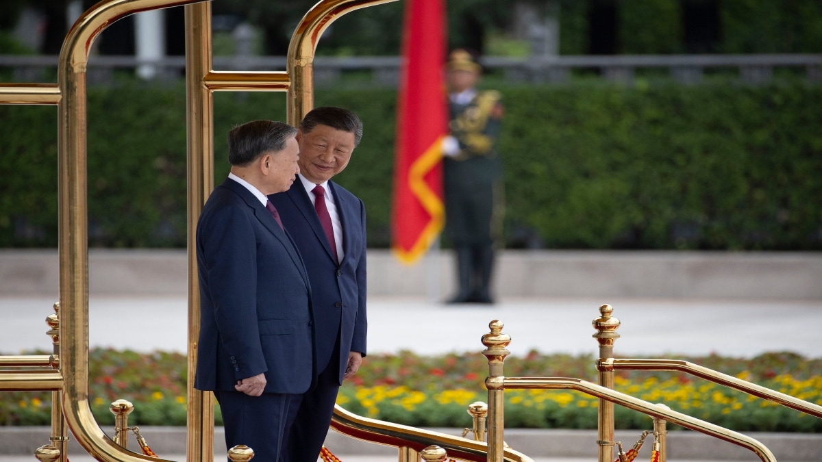 Xi meets Vietnam’s To Lam in Beijing, calls for ‘better handling’ of South China Sea disagreements – Firstpost