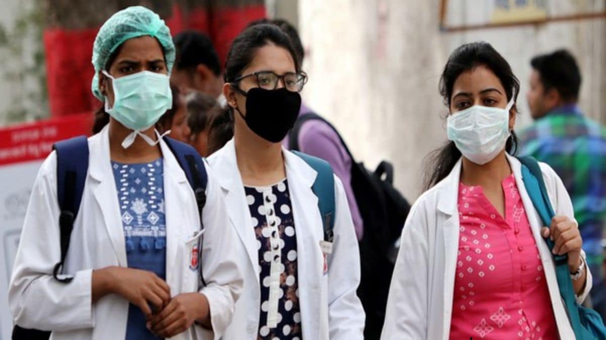 What are night shifts for Indian doctors like? 35% feel 'unsafe', 45% get no duty room, and...