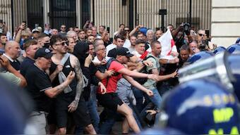  Police officers and demonstrators clash during a protest against illegal immigration, in London, Britain, July 31, 2024. REUTERS