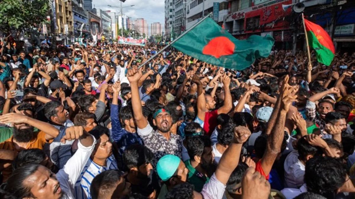 Bangladeshi youth protesting on streets against Sheikh Haisina's regime. File Photo- Reuters Bangladeshi youth protesting on streets against Sheikh Haisina's regime. File Photo- Reuters