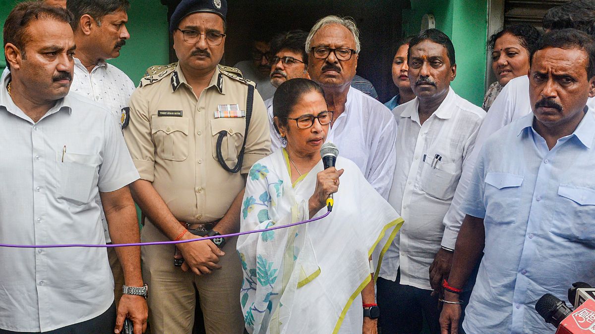 Facing the toughest challenge of her political career, Mamata Banerjee is making rookie mistakes Facing the toughest challenge of her political career, Mamata Banerjee is making rookie mistakes