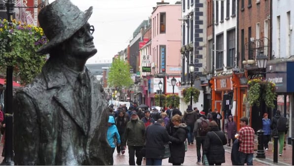 WWII-era bomb forces evacuation of 400 homes in Ireland