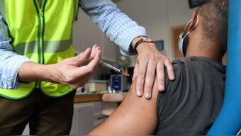 A man receives a dose of the mpox vaccine at the Edison municipal vaccination centre in Paris, France July 27, 2022. File Photo/Reuters