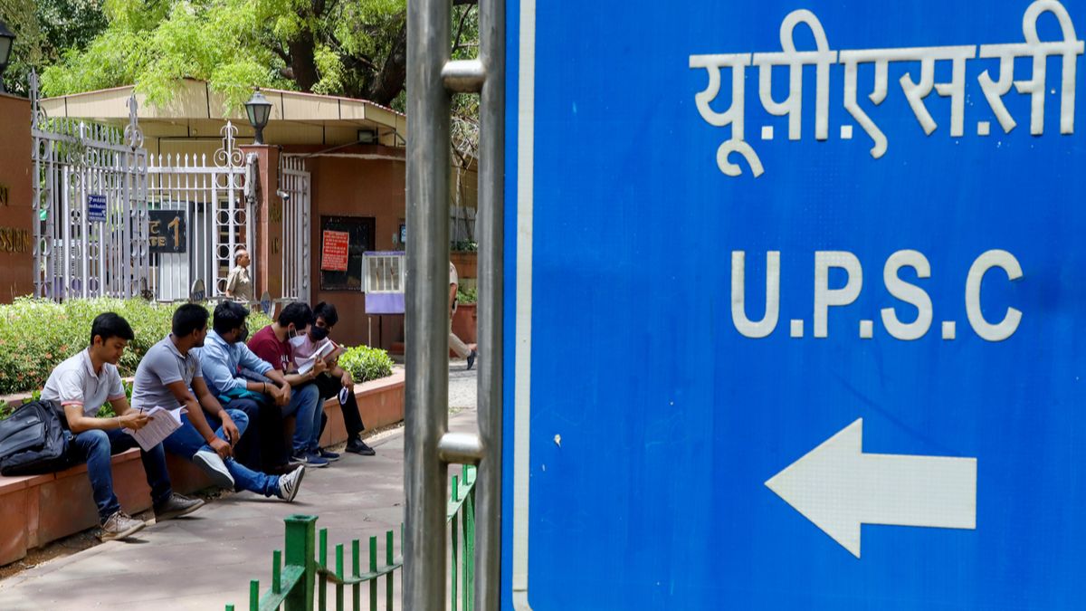 Centre’s U-turn on lateral entry into bureaucracy: How it snowballed into a political row Centre’s U-turn on lateral entry into bureaucracy: How it snowballed into a political row