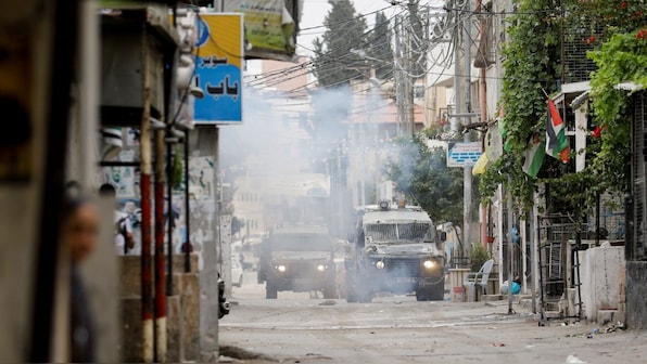 Fresh Israeli raids in West Bank, Red Crescent says 10 Palestinians killed