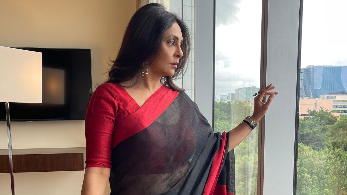 "I would love to work with them if given a chance," says Shefali Shah expressing her desire to work in Telugu cinema "I would love to work with them if given a chance," says Shefali Shah expressing her desire to work in Telugu cinema