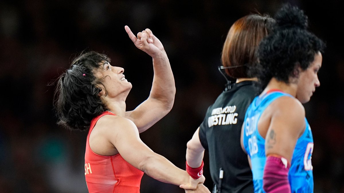 Vinesh Phogat’s coach felt wrestler 'might die' during weight-cut process: 'Don’t intentionally write dramatic details' Vinesh Phogat’s coach felt wrestler 'might die' during weight-cut process: 'Don’t intentionally write dramatic details'