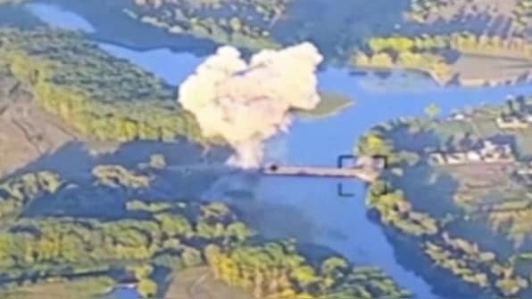  Ukraine destroys second bridge in Russia's Kursk region as Zelenskyy aims to create 'buffer zones'