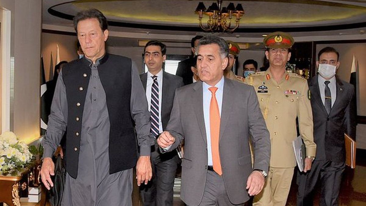 Pakistan Prime Minister Imran Khan and Pakistan's ISI chief Lt Gen Faiz Hameed (right). The two are known to be allies of each other. Many believe that Hameed's arrest is a warning to Khan and his other supporters. File image: @salmanmasood/X Pakistan Prime Minister Imran Khan and Pakistan's ISI chief Lt Gen Faiz Hameed (right). The two are known to be allies of each other. Many believe that Hameed's arrest is a warning to Khan and his other supporters. File image: @salmanmasood/X